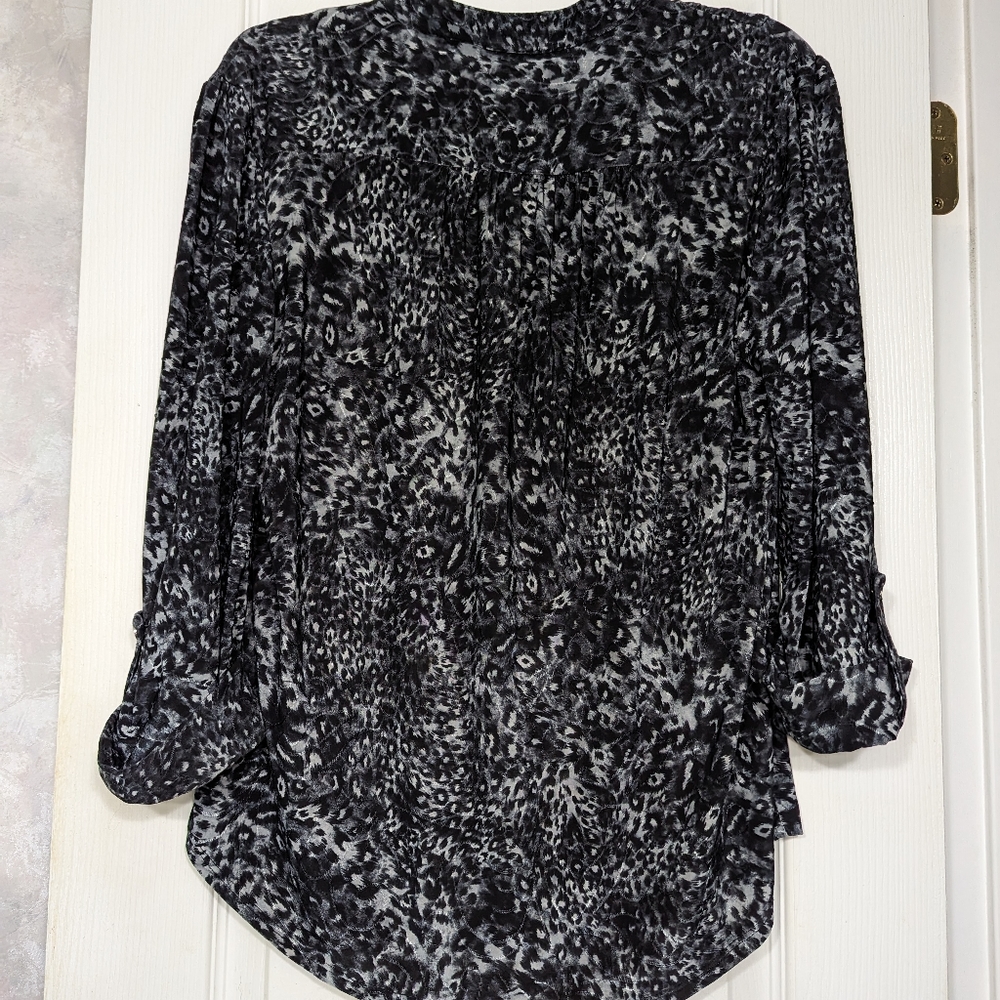 Size M - Picture 2 of 2